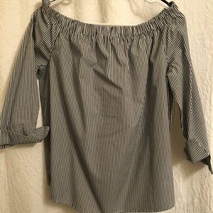 Black/White off the shoulder Top with tags